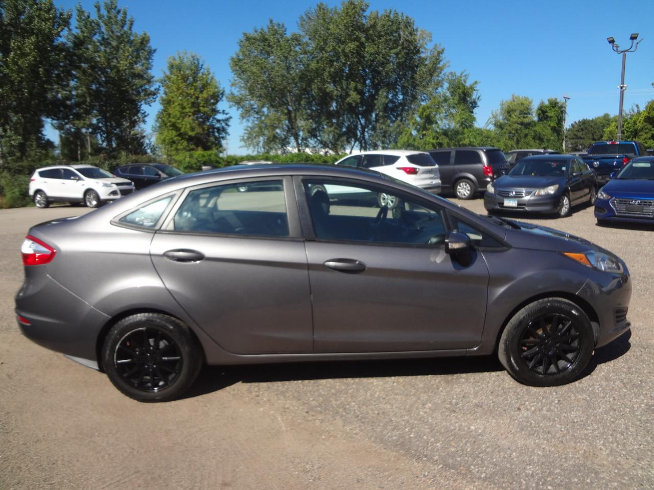 Ford Fiesta SE Sedan 2014