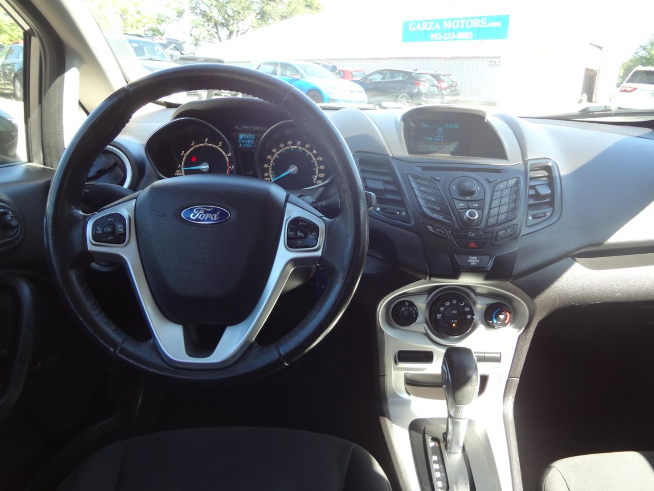 Ford Fiesta SE Sedan 2014