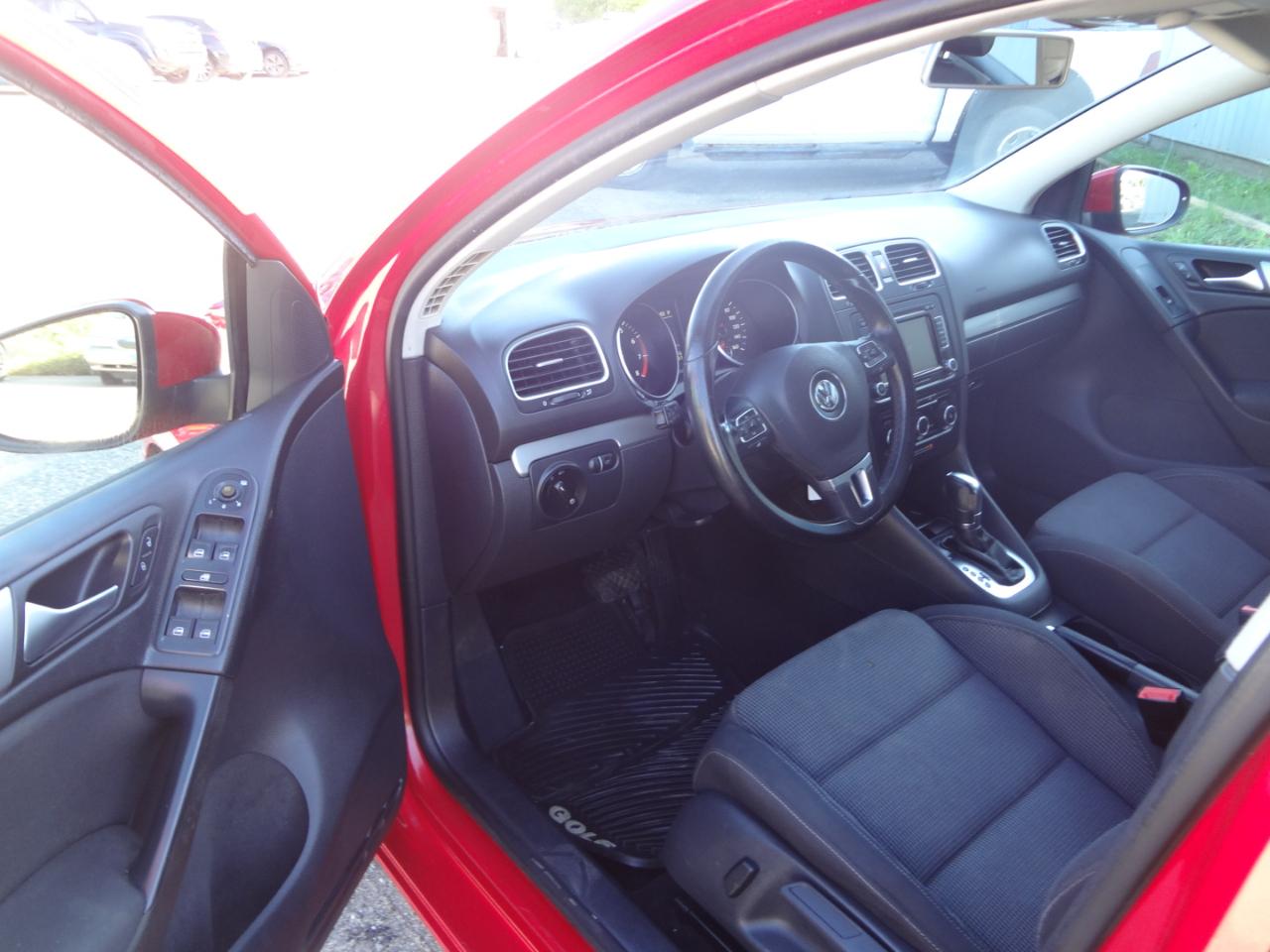 Volkswagen Golf 2.5L Conv & Sunroof 4 Door PZEV 2013