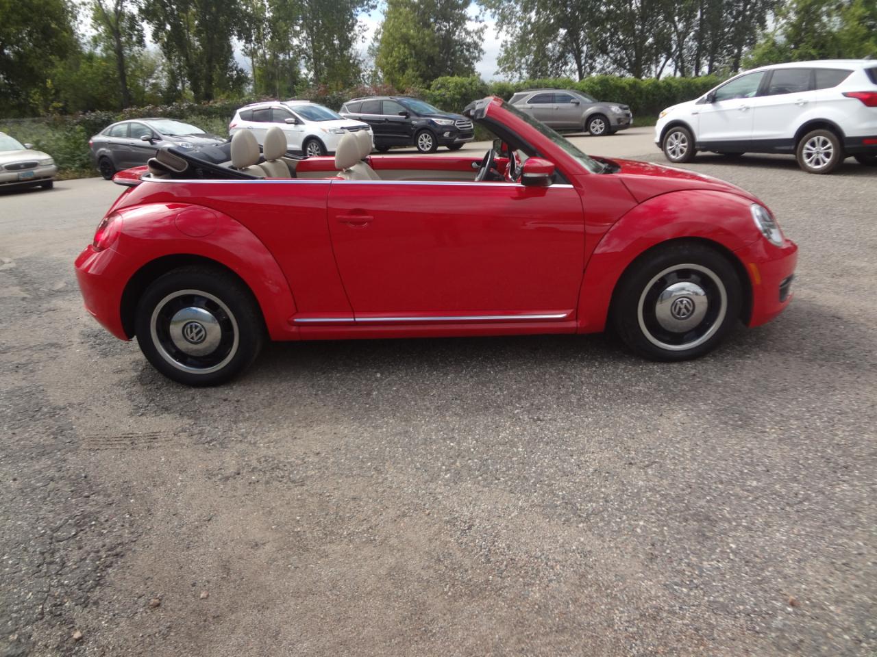 Volkswagen Beetle 2.5L Convertible 2013