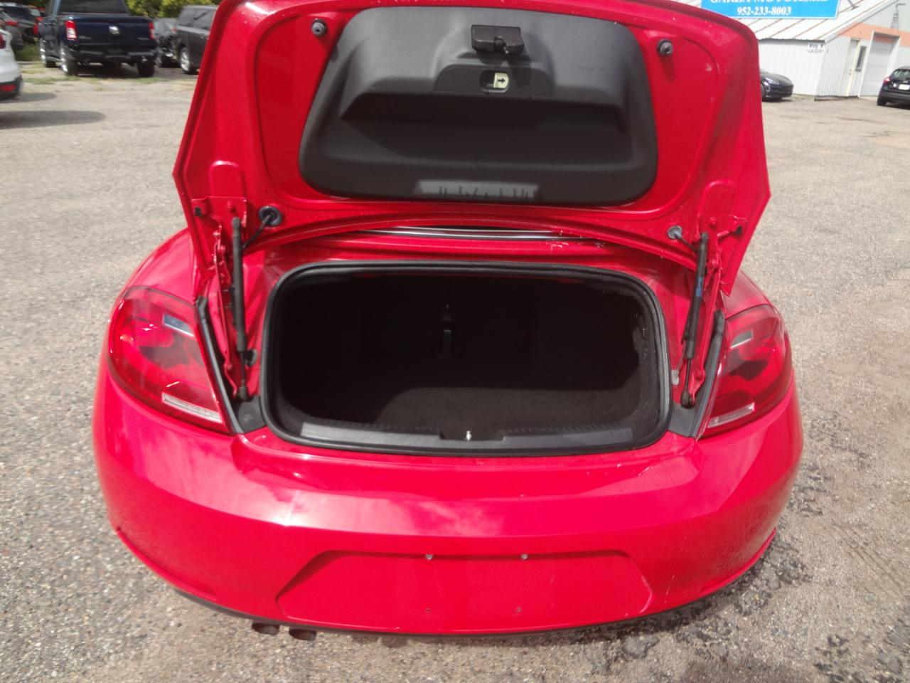 Volkswagen Beetle 2.5L Convertible 2013