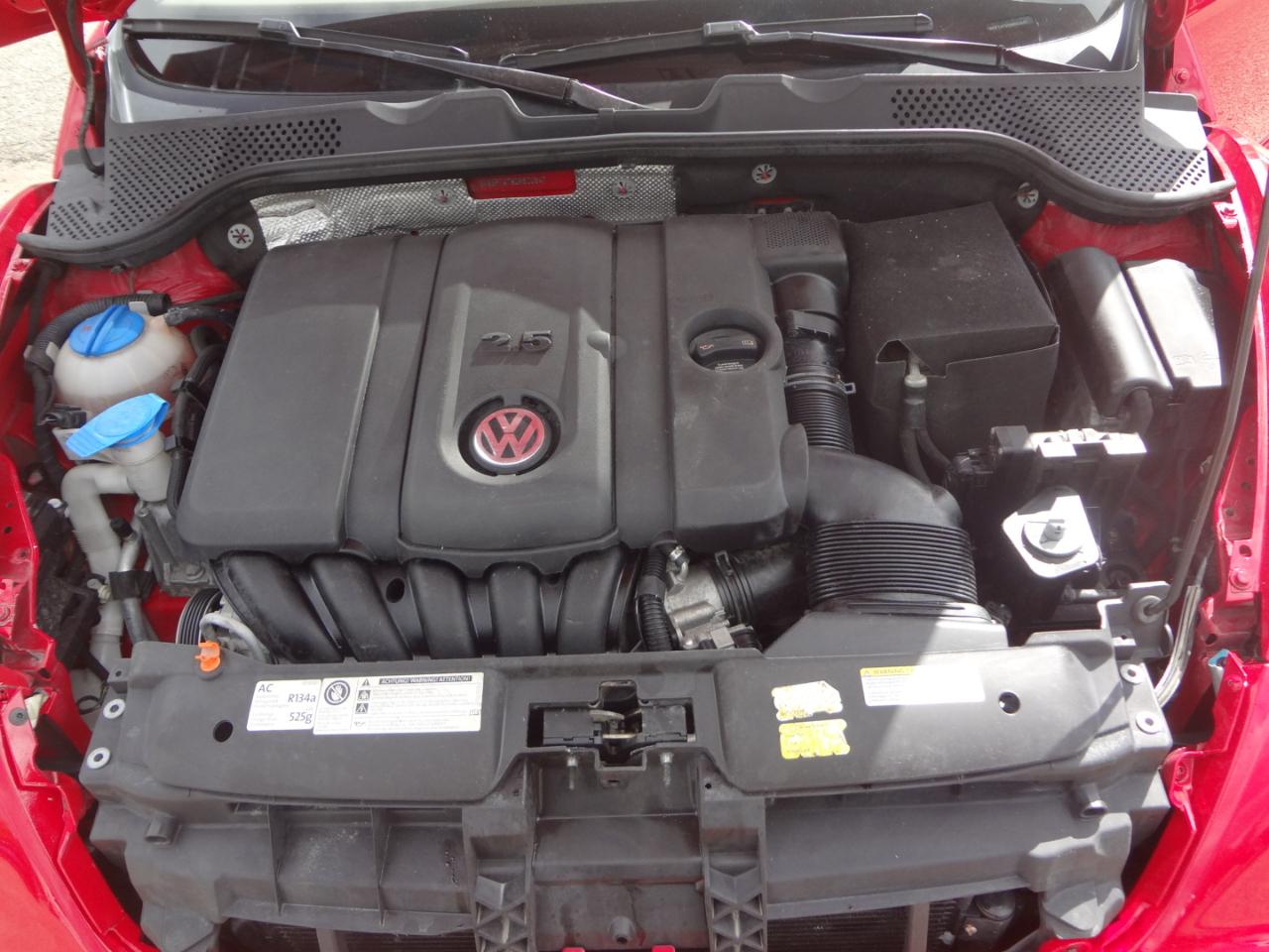 Volkswagen Beetle 2.5L Convertible 2013