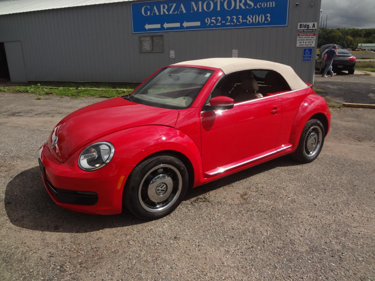 Volkswagen Beetle 2.5L Convertible 2013