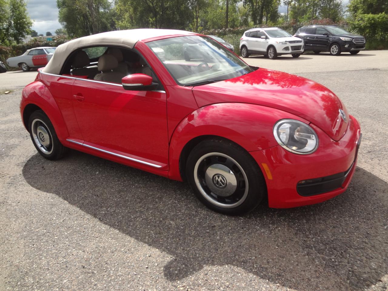 Volkswagen Beetle 2.5L Convertible 2013