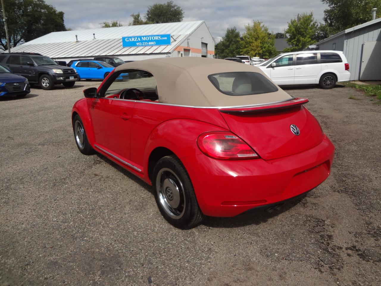 Volkswagen Beetle 2.5L Convertible 2013