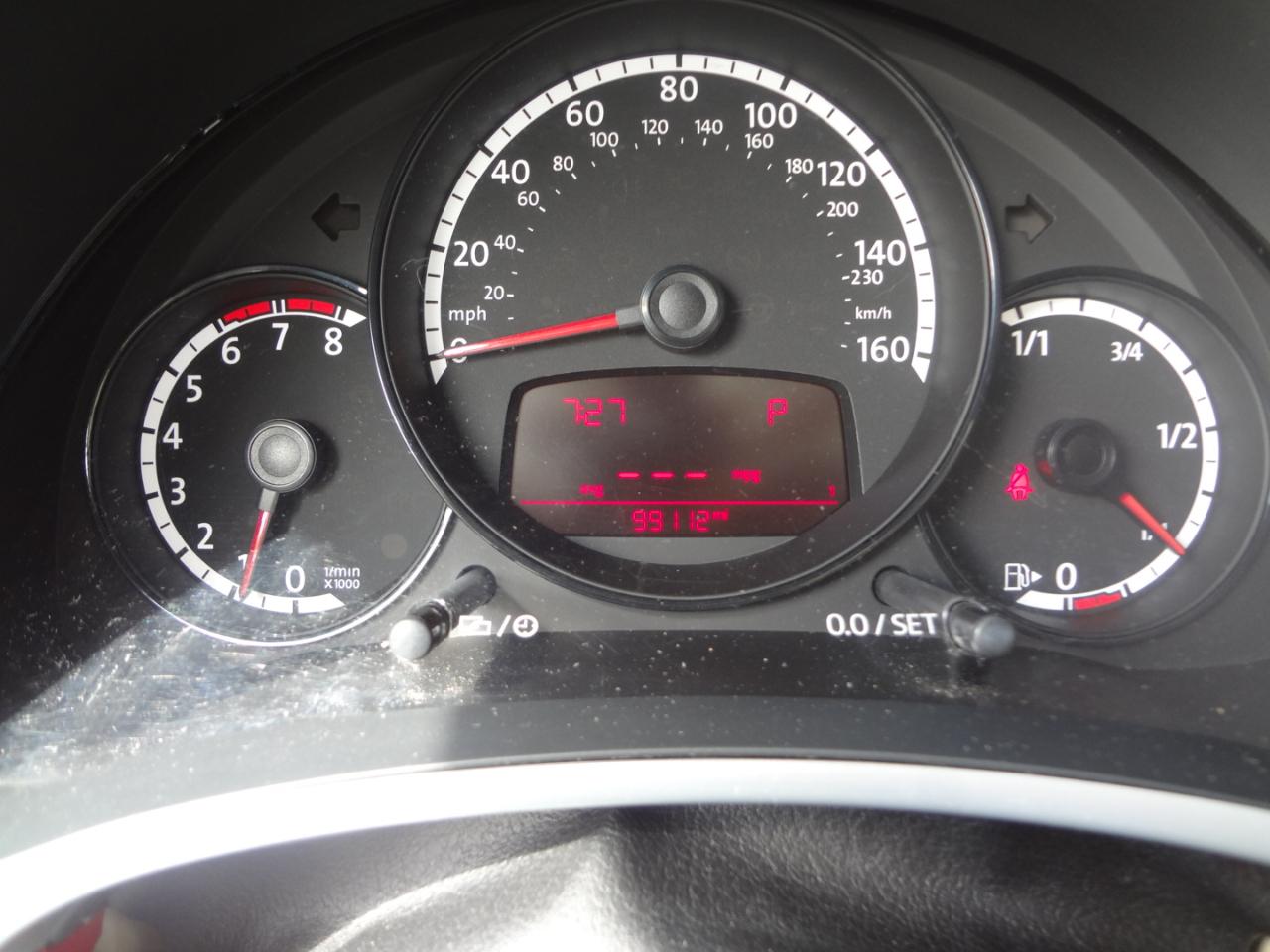 Volkswagen Beetle 2.5L Convertible 2013