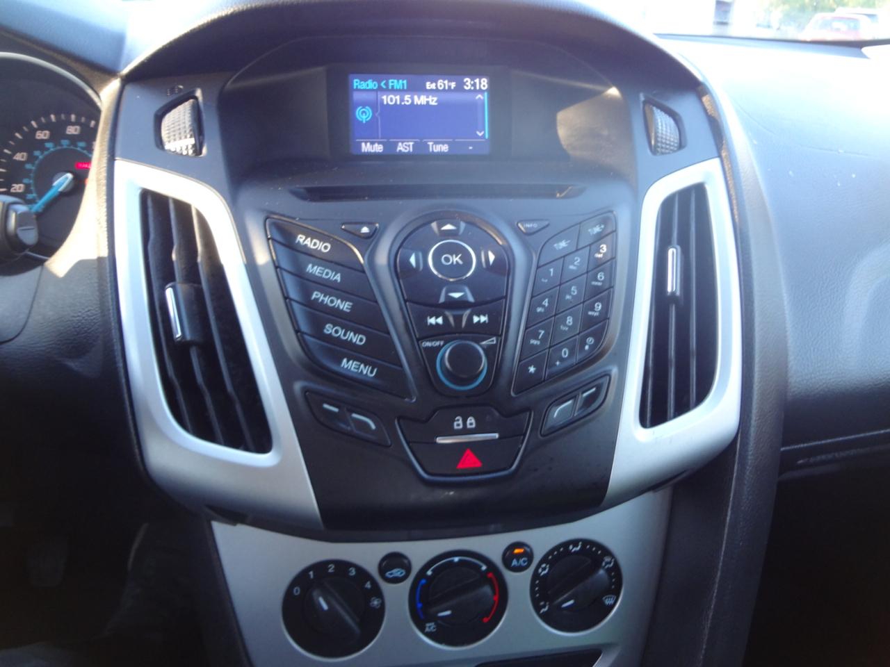 Ford Focus SE Hatch 2014
