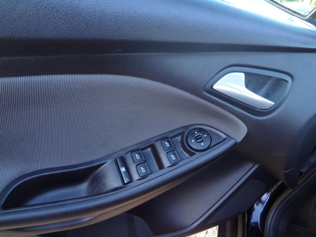 Ford Focus SE Hatch 2014