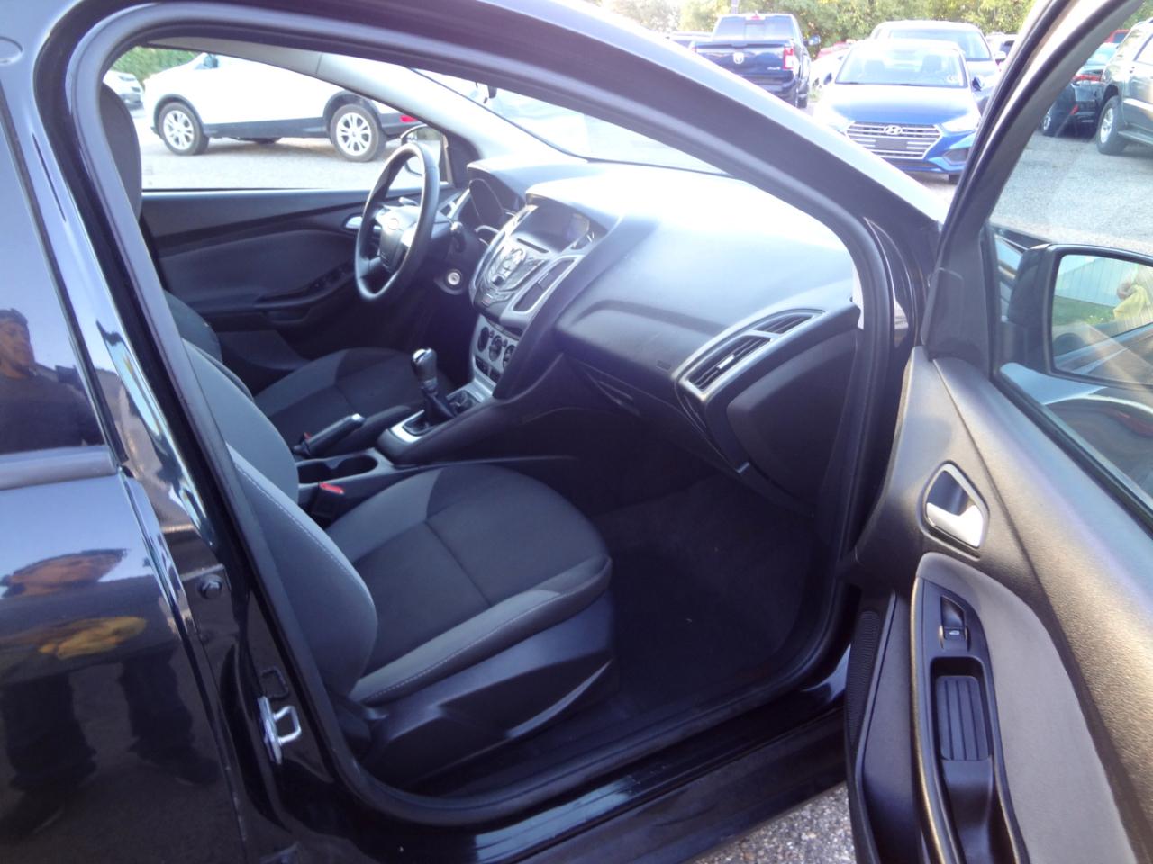 Ford Focus SE Hatch 2014