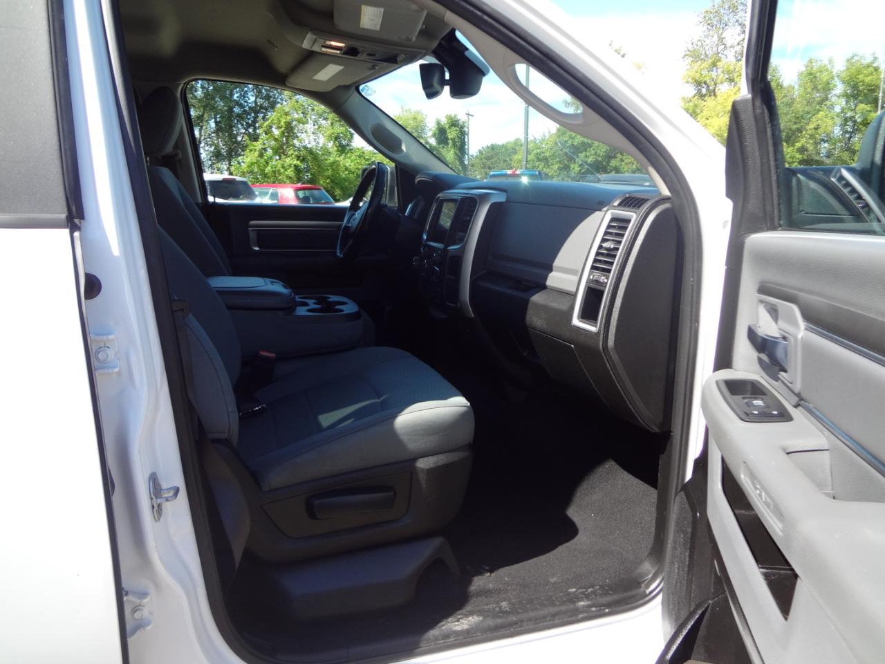 RAM 1500 Classic Tradesman Crew Cab SWB 4WD 2019