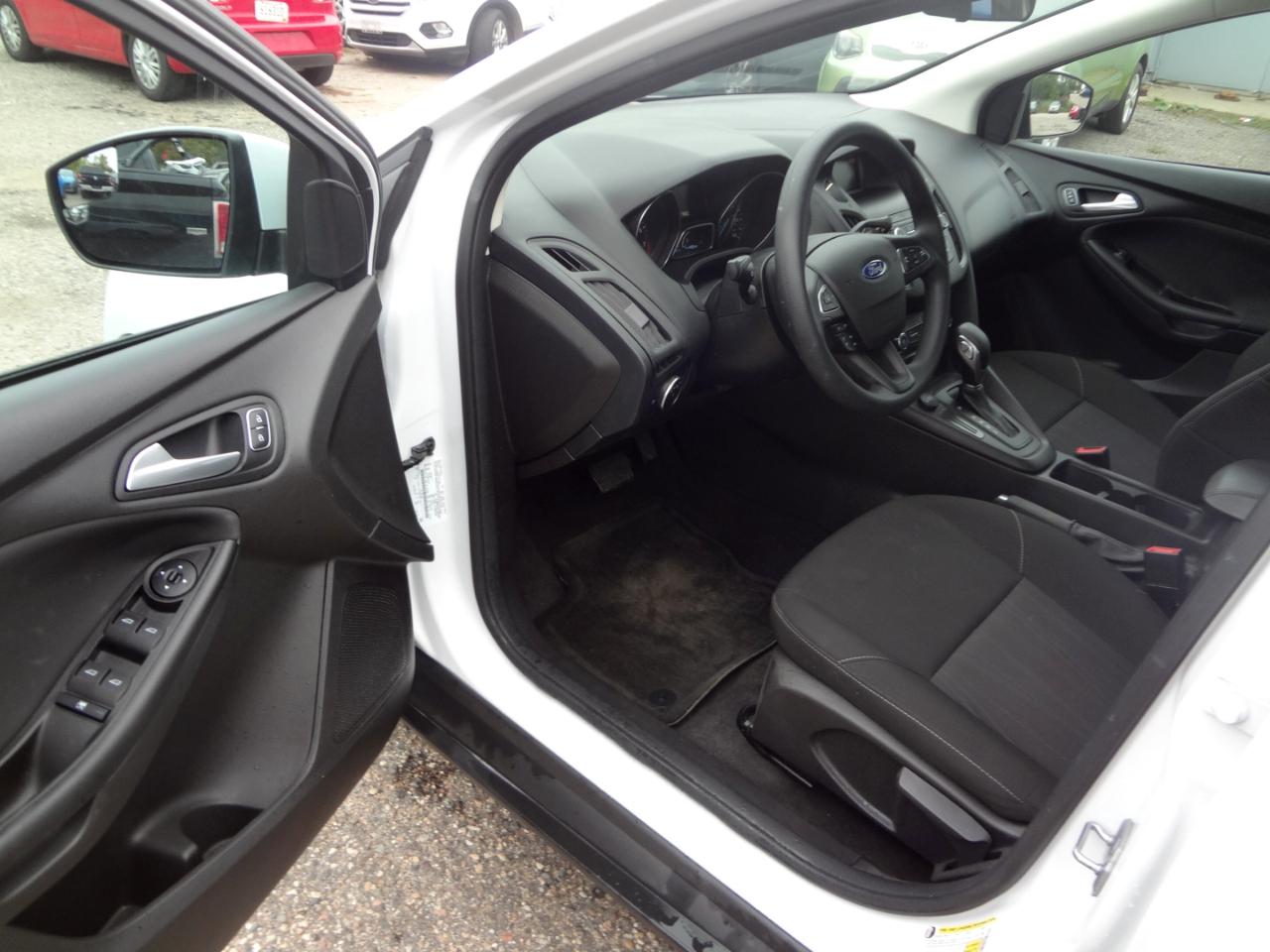 Ford Focus SE Sedan 2018