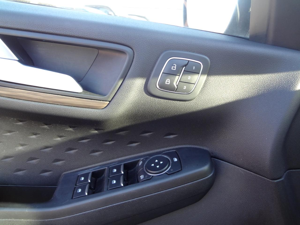 Ford Escape Titanium 4WD 2020
