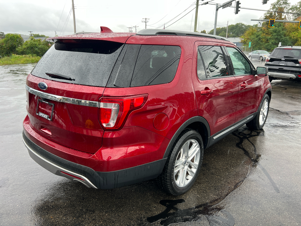 2017 Ford Explorer XLT photo 2
