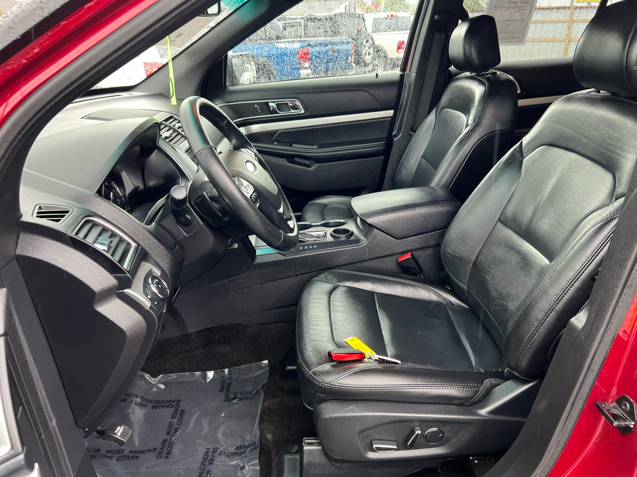 2017 Ford Explorer XLT photo 4