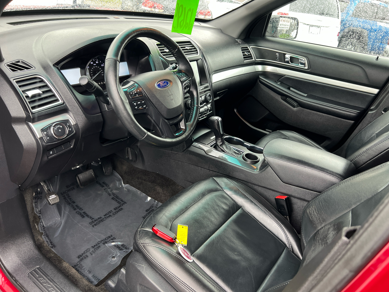 2017 Ford Explorer XLT photo 5