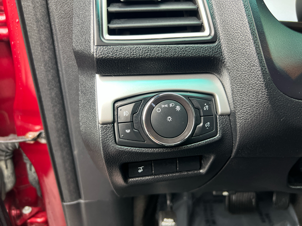 2017 Ford Explorer XLT photo 6
