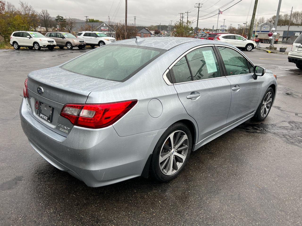 2017 Subaru Legacy 2.5i Limited photo 3