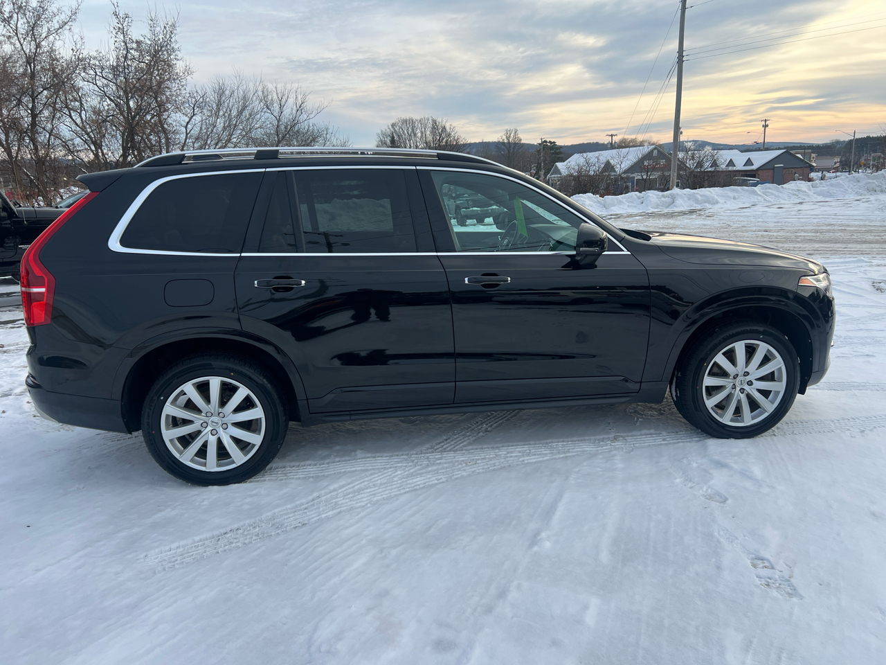 Volvo XC90 T6 AWD 7-Passenger Momentum 2017