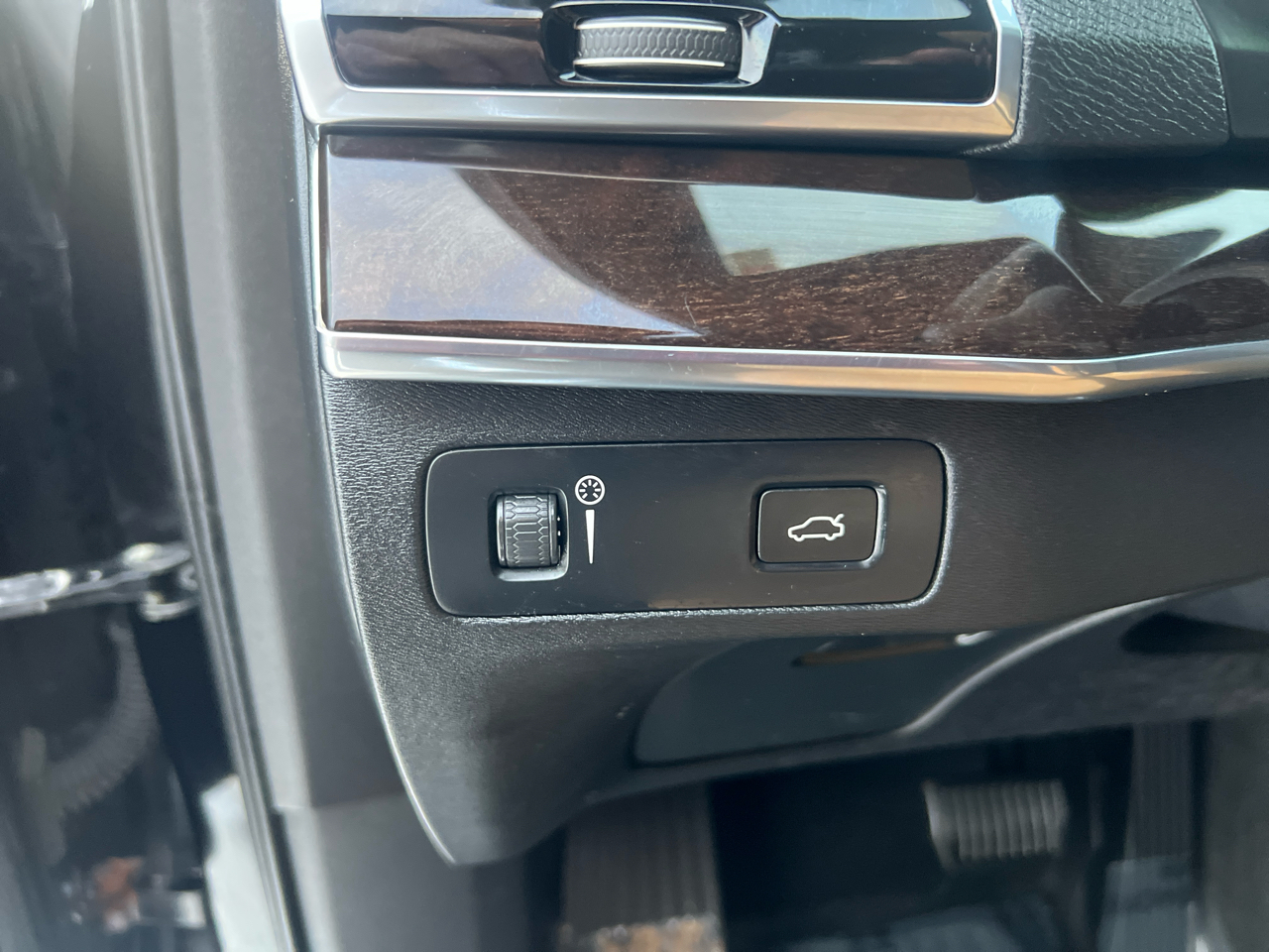 Volvo XC90 T6 AWD 7-Passenger Momentum 2017