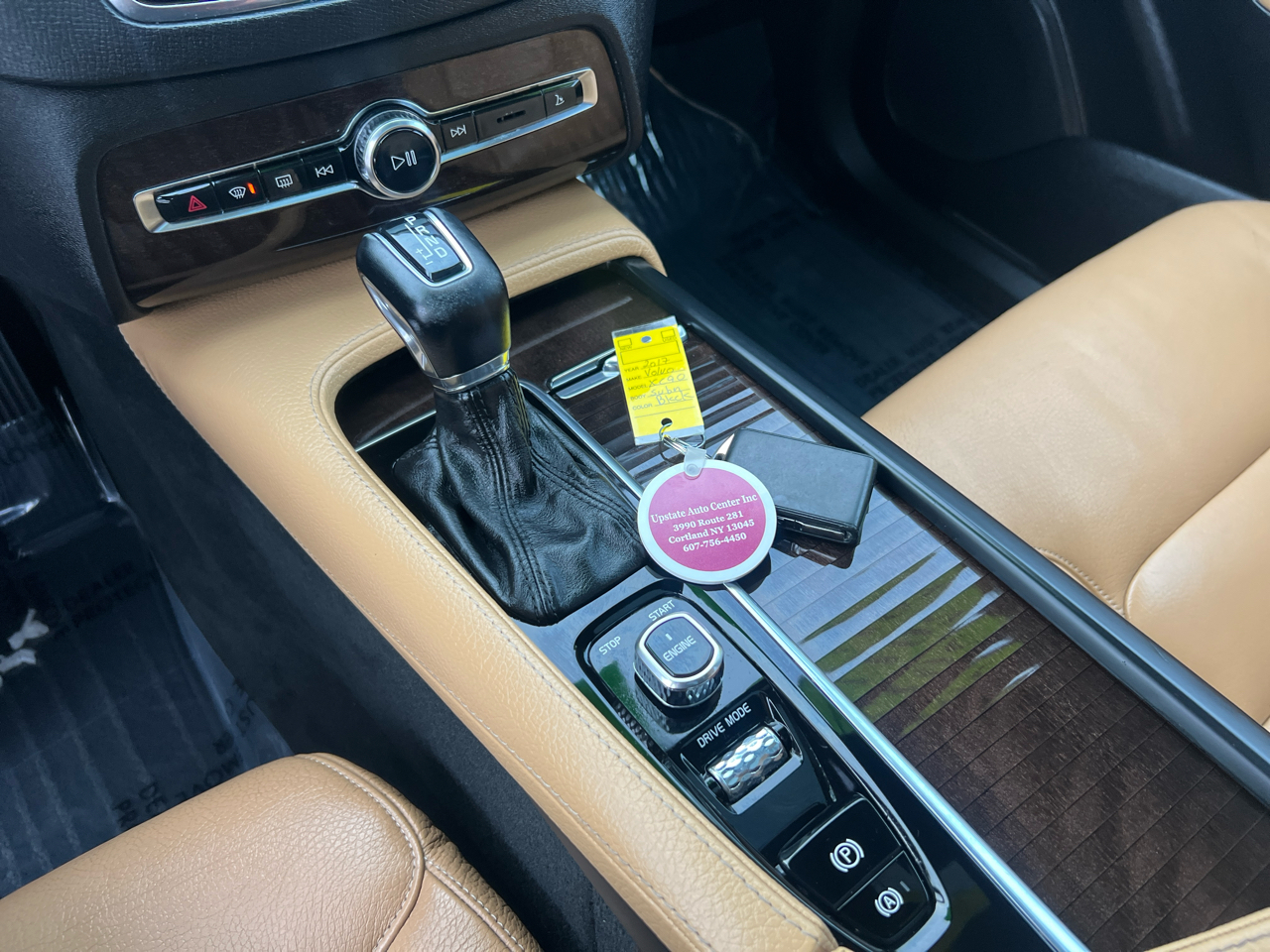 Volvo XC90 T6 AWD 7-Passenger Momentum 2017