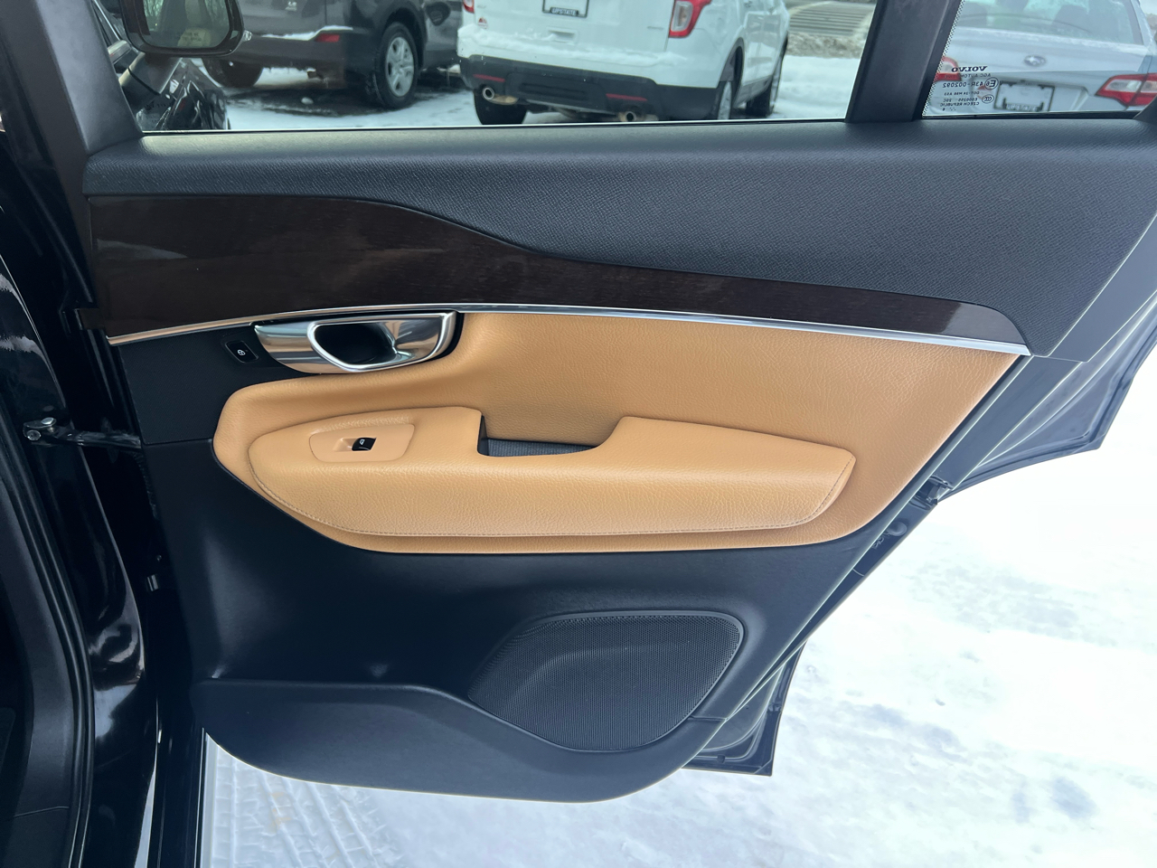 Volvo XC90 T6 AWD 7-Passenger Momentum 2017