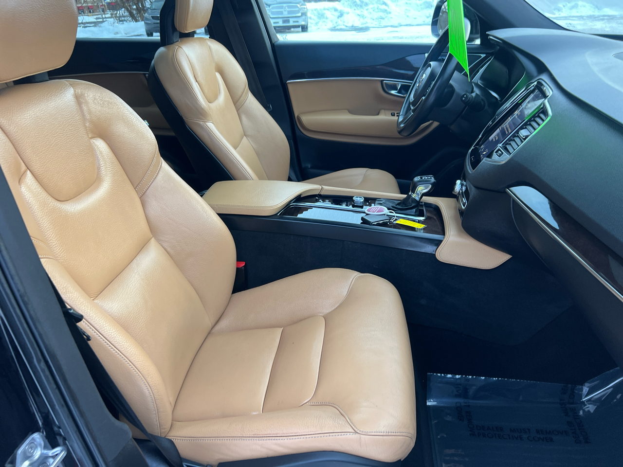 Volvo XC90 T6 AWD 7-Passenger Momentum 2017