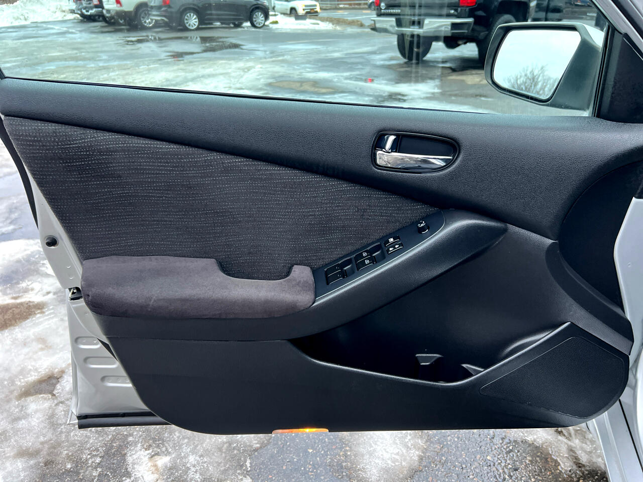 Nissan Altima 4dr Sdn I4 CVT 2.5 S 2011