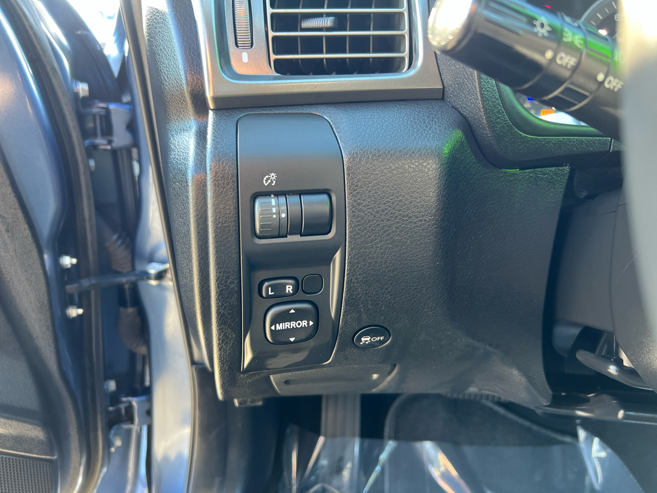 Subaru Impreza Sedan 4dr Auto 2.5i Premium w/Pwr Moonroof Value Pkg 2011