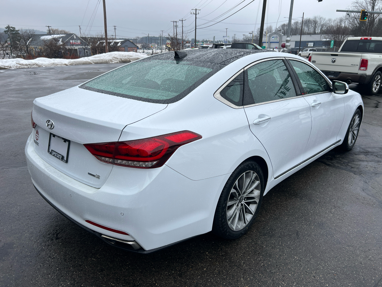 Hyundai Genesis 4dr Sdn V6 3.8L AWD 2015