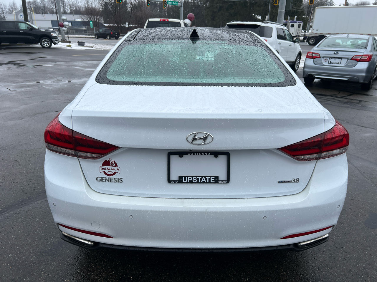 Hyundai Genesis 4dr Sdn V6 3.8L AWD 2015