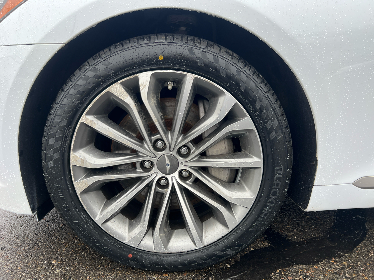 Hyundai Genesis 4dr Sdn V6 3.8L AWD 2015