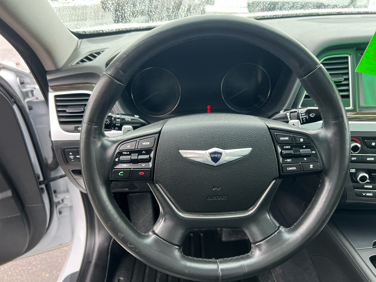 Hyundai Genesis 4dr Sdn V6 3.8L AWD 2015