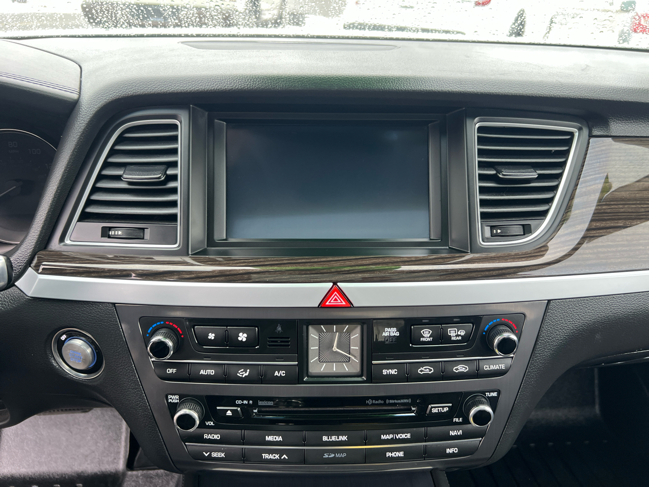 Hyundai Genesis 4dr Sdn V6 3.8L AWD 2015