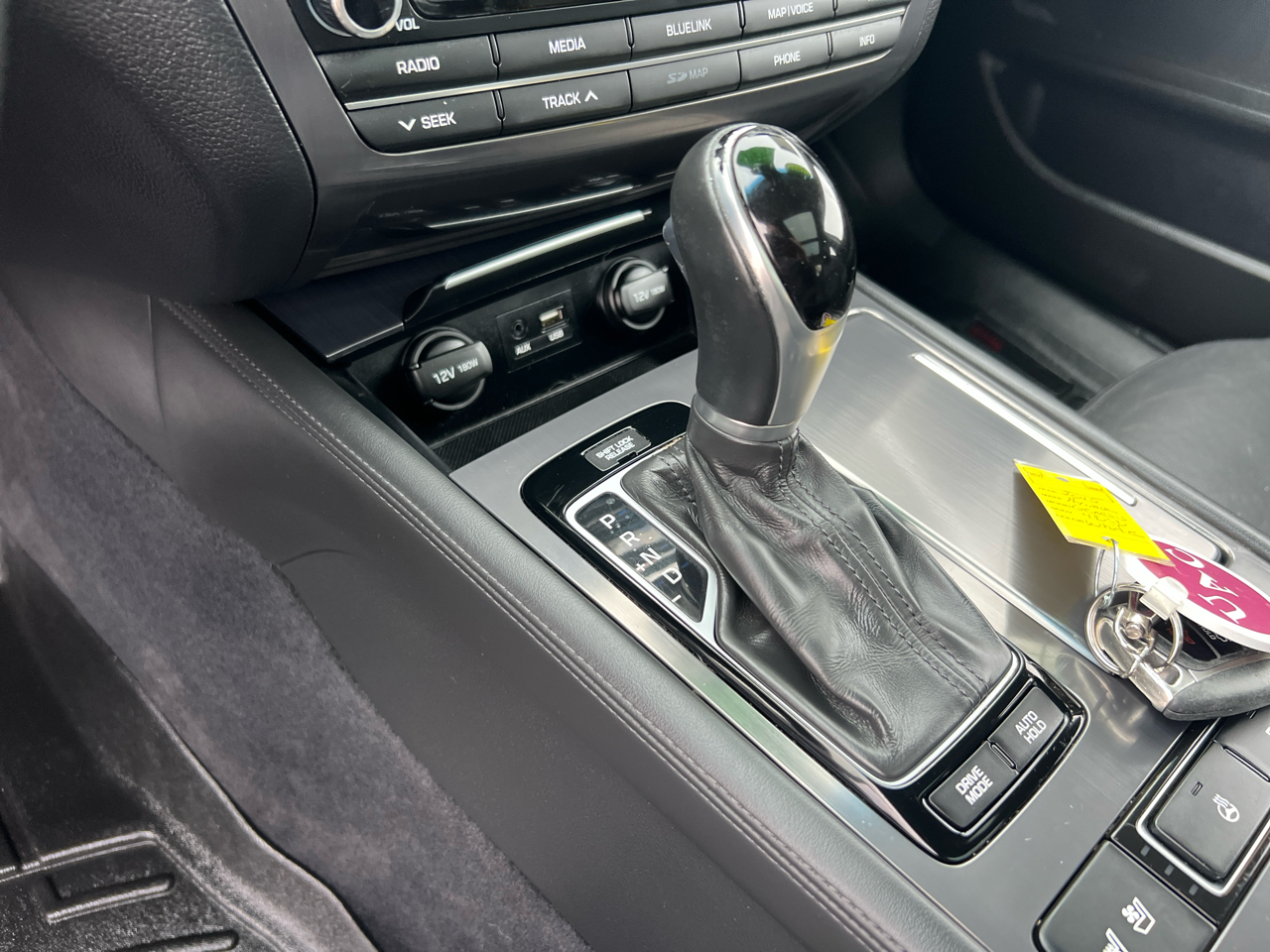 Hyundai Genesis 4dr Sdn V6 3.8L AWD 2015