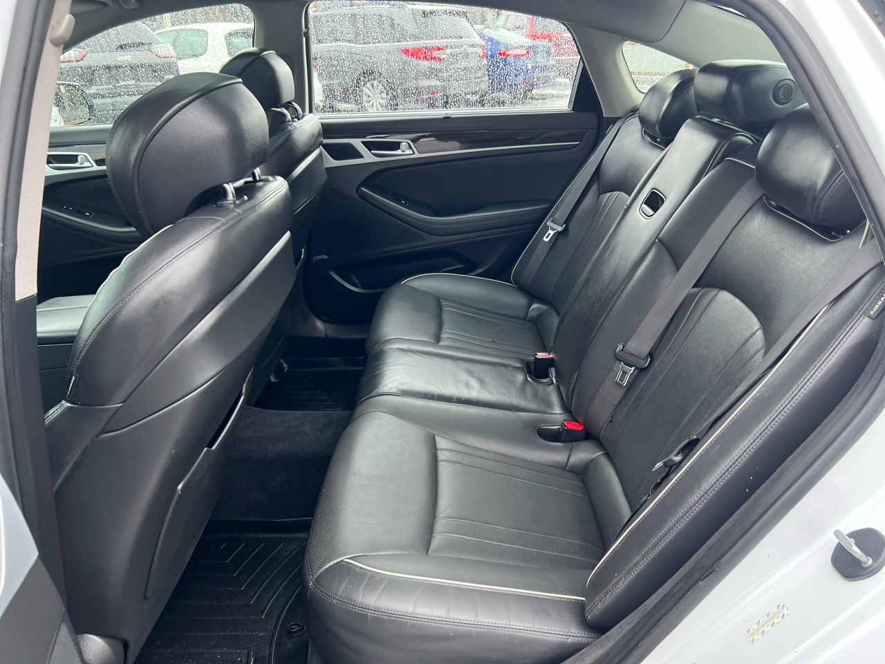 Hyundai Genesis 4dr Sdn V6 3.8L AWD 2015