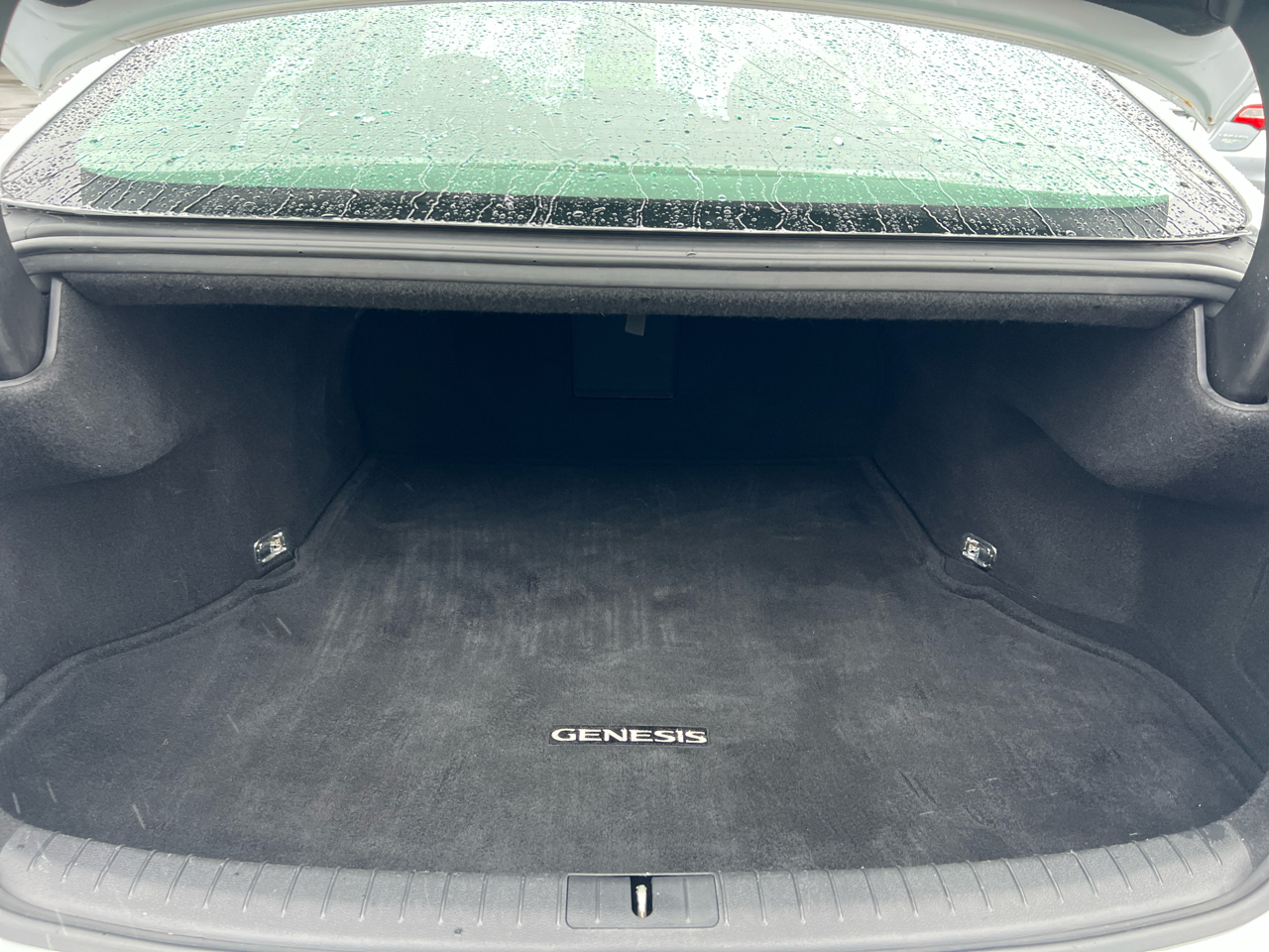 Hyundai Genesis 4dr Sdn V6 3.8L AWD 2015