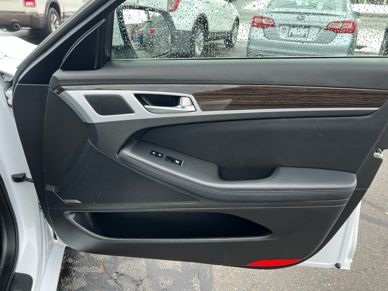 Hyundai Genesis 4dr Sdn V6 3.8L AWD 2015