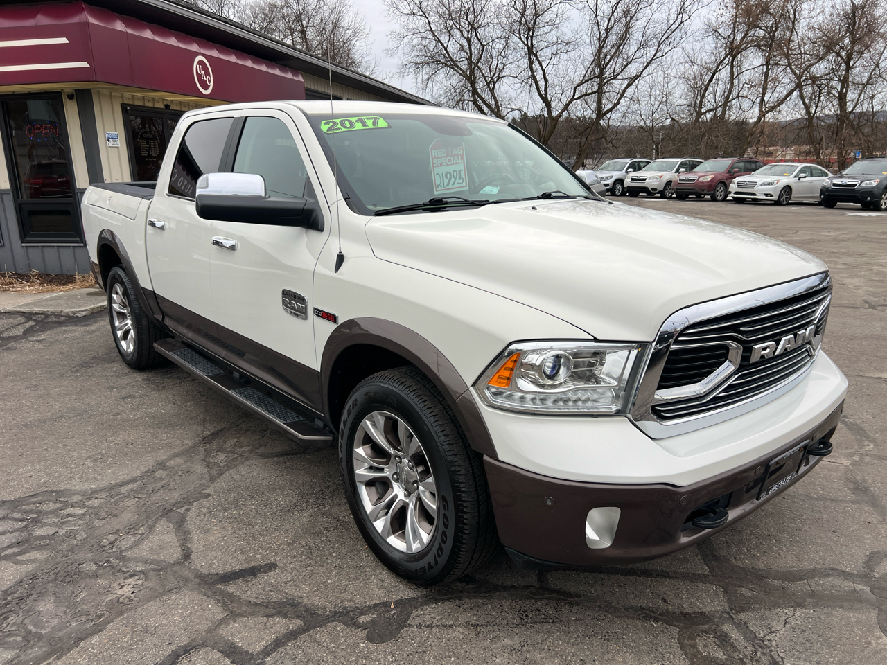 RAM 1500 4WD Crew Cab 140.5" Longhorn 2017