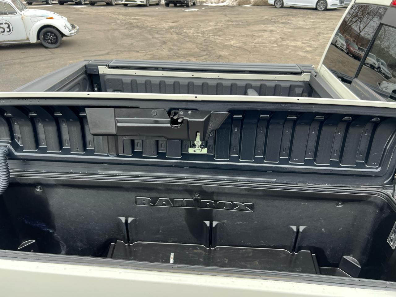 RAM 1500 4WD Crew Cab 140.5" Longhorn 2017