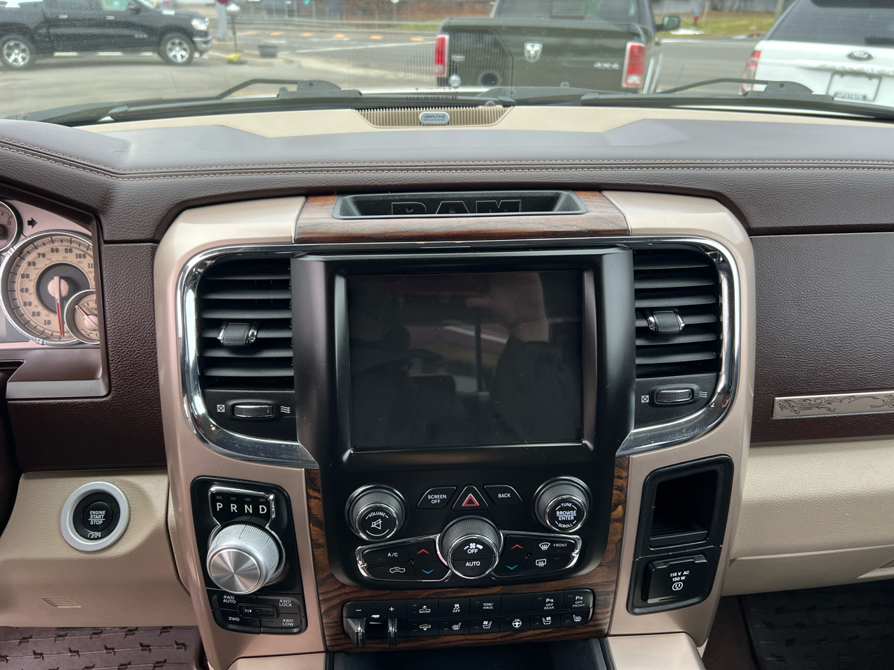 RAM 1500 4WD Crew Cab 140.5" Longhorn 2017