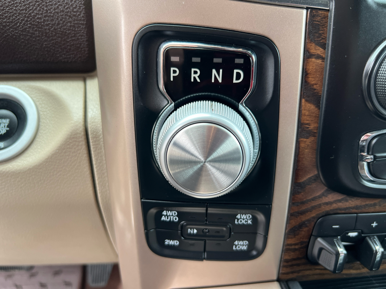 RAM 1500 4WD Crew Cab 140.5" Longhorn 2017