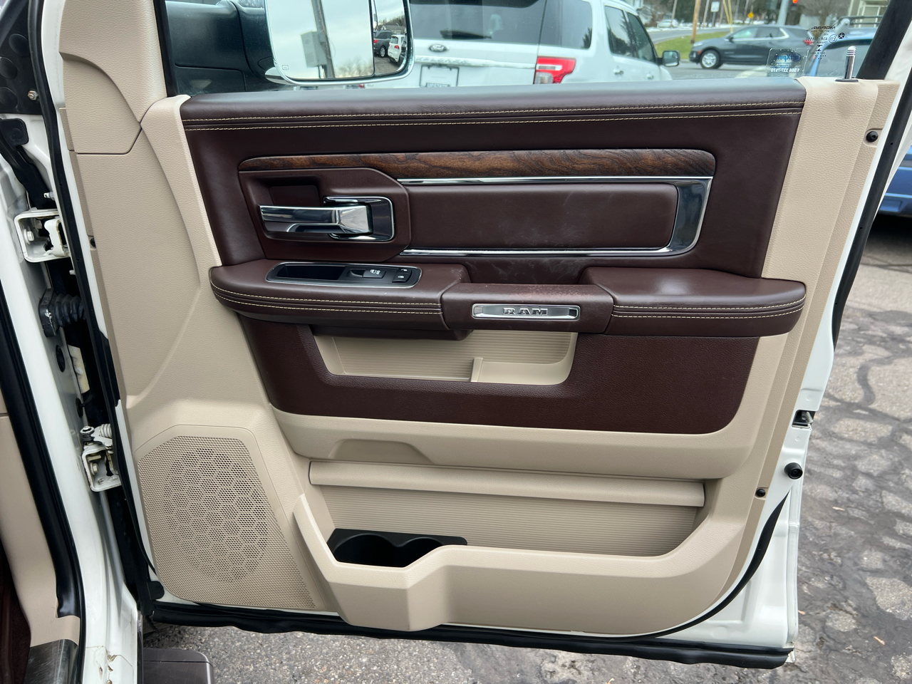 RAM 1500 4WD Crew Cab 140.5" Longhorn 2017