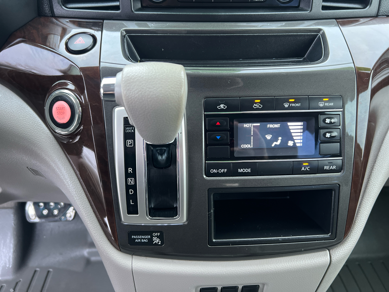 Nissan Quest 4dr S 2015