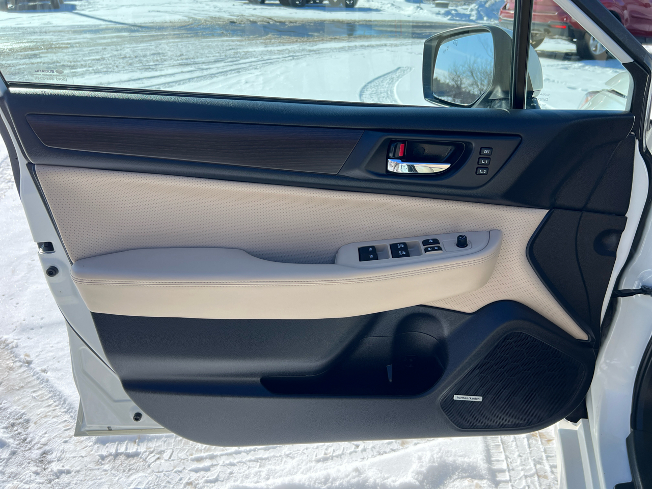 Subaru Legacy 4dr Sdn 2.5i Limited PZEV 2016