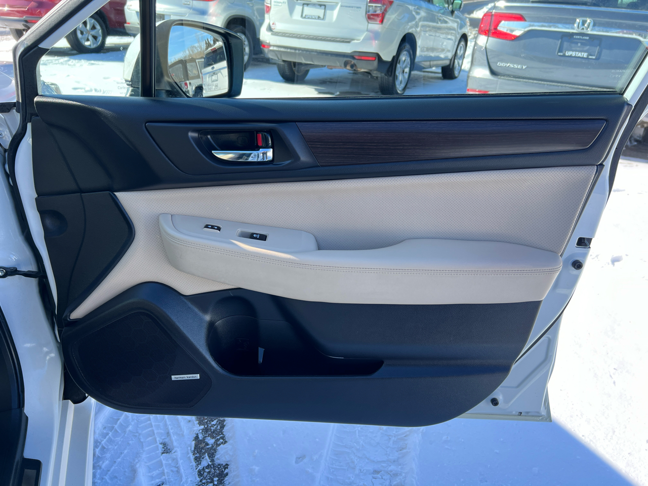 Subaru Legacy 4dr Sdn 2.5i Limited PZEV 2016