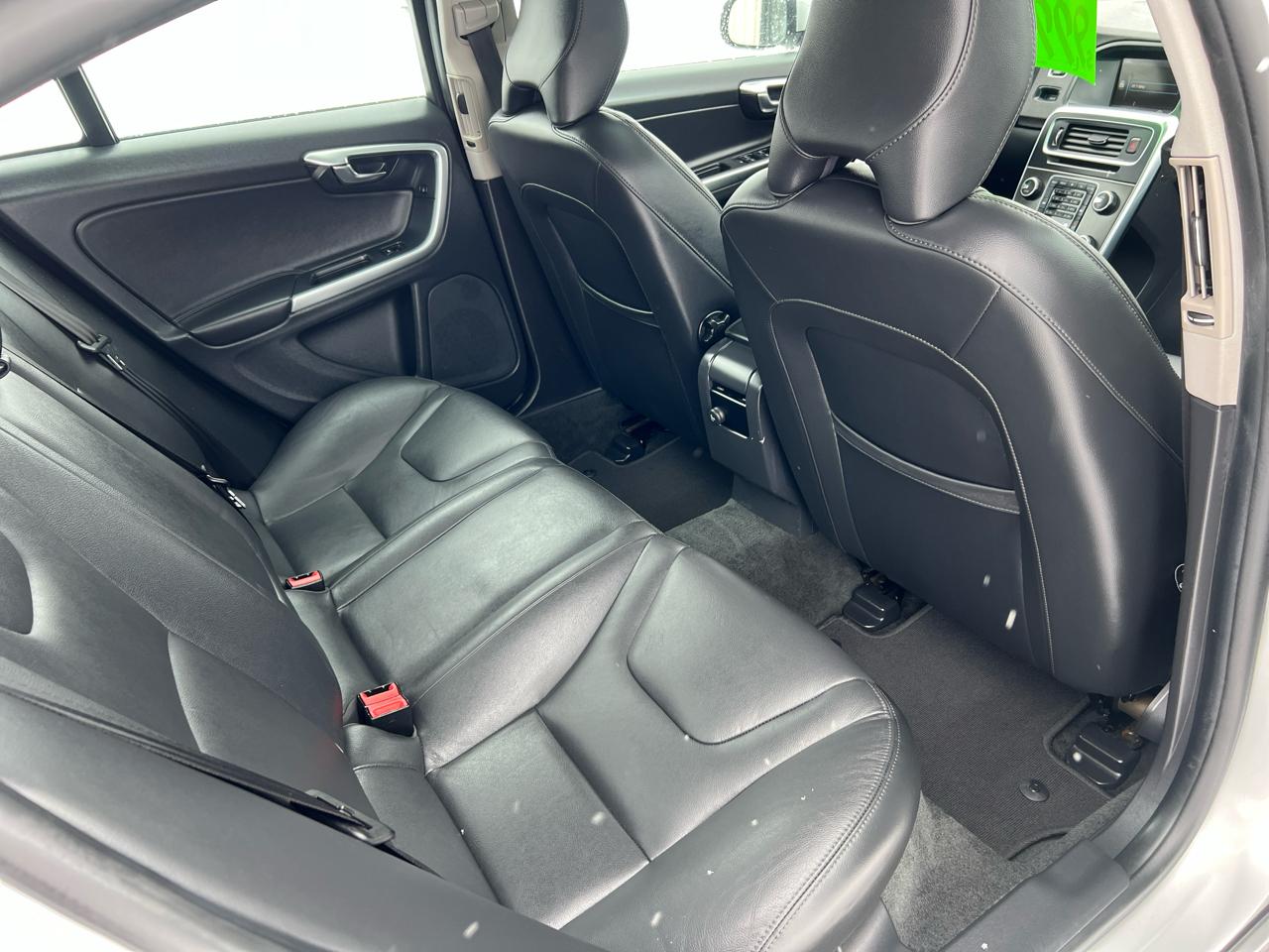 Volvo S60 4dr Sdn T5 Premier AWD 2015