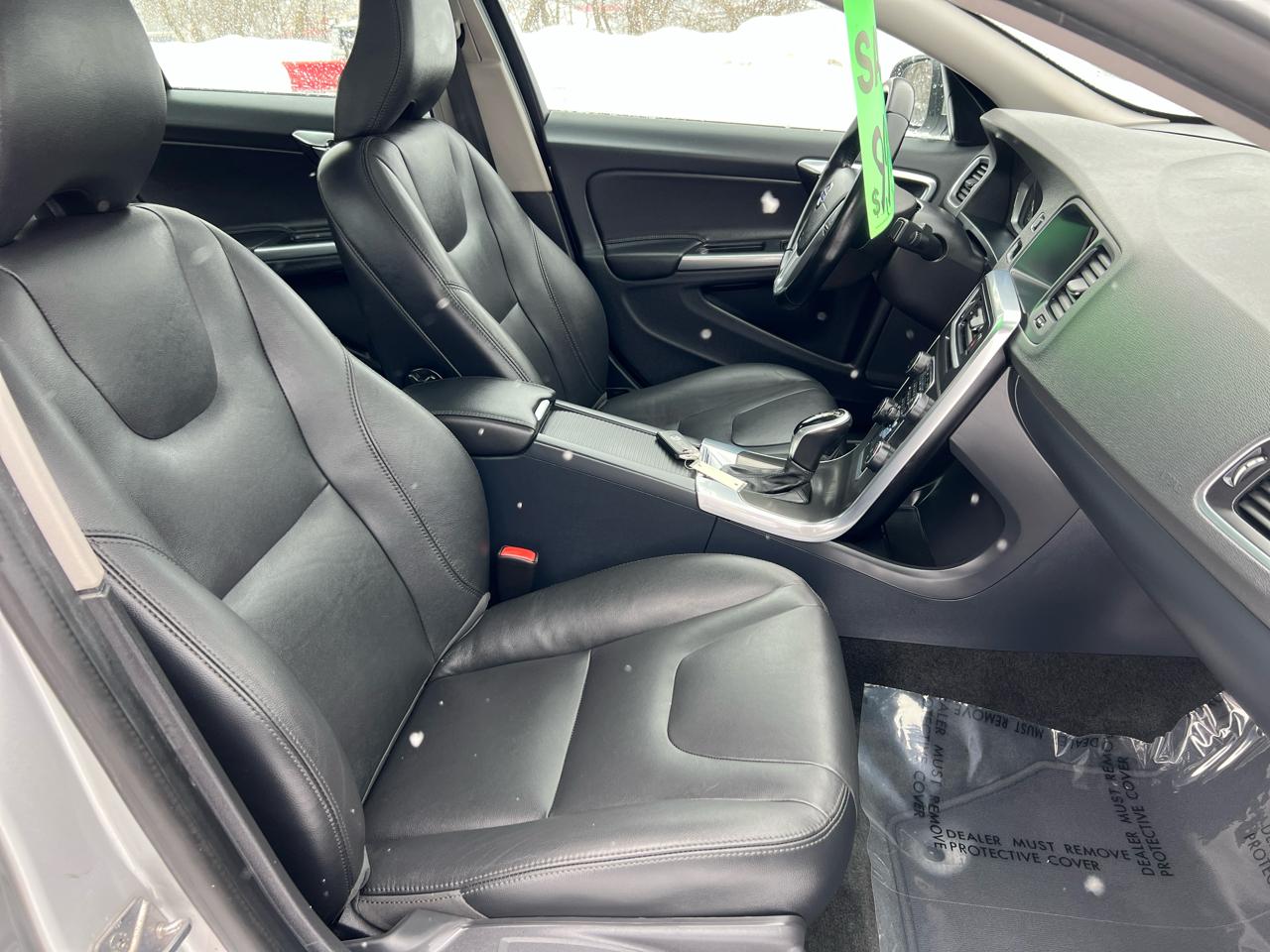 Volvo S60 4dr Sdn T5 Premier AWD 2015