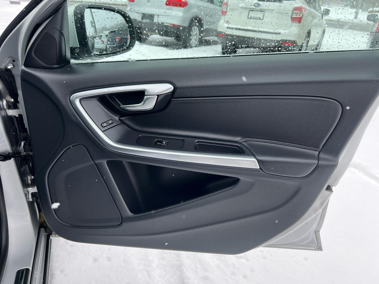 Volvo S60 4dr Sdn T5 Premier AWD 2015