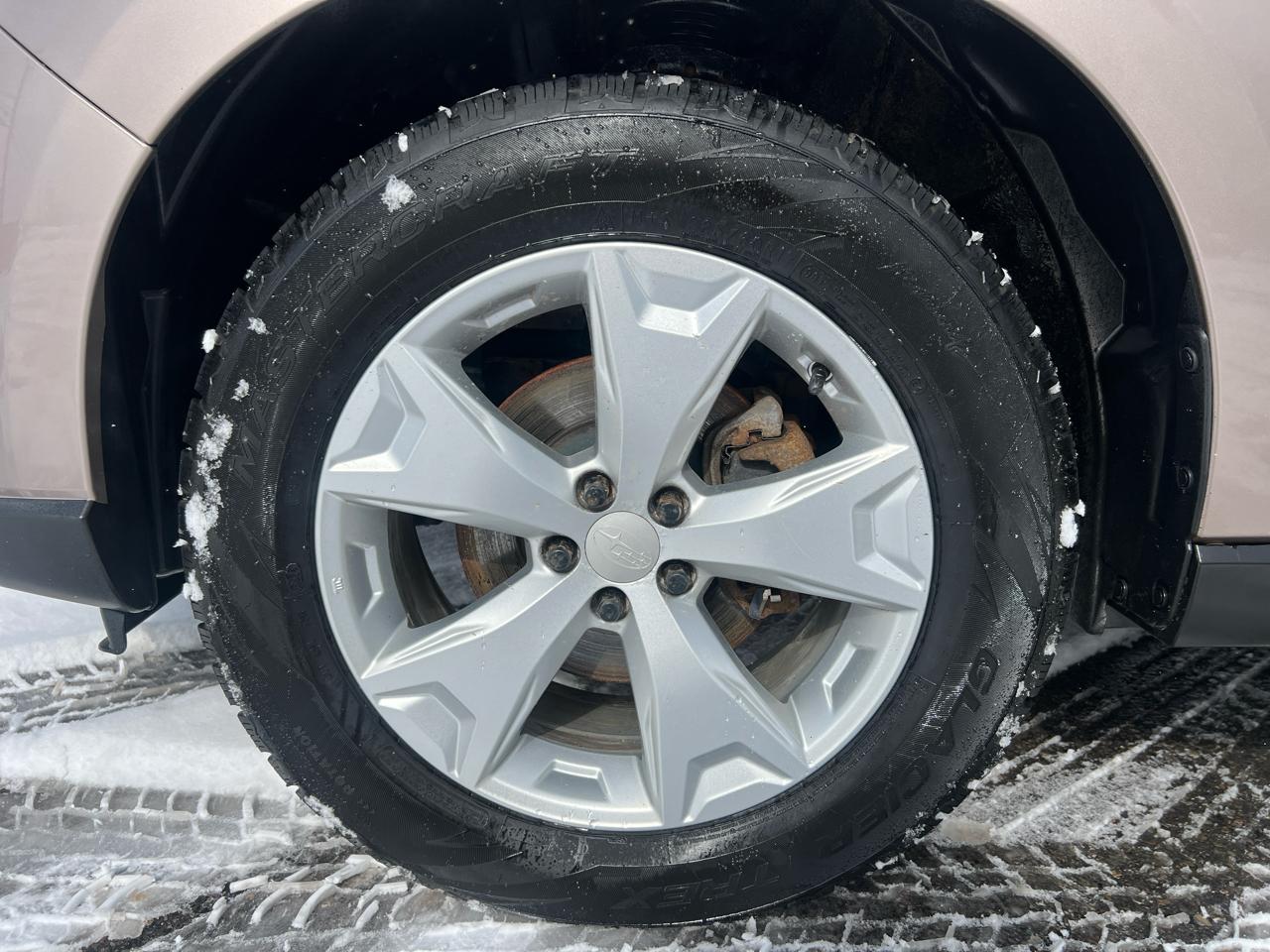 Subaru Forester 4dr CVT 2.5i Limited PZEV 2015