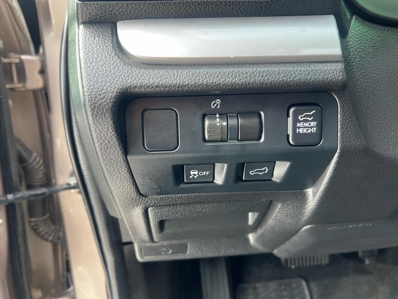 Subaru Forester 4dr CVT 2.5i Limited PZEV 2015